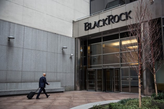 BlackRock Meets With SEC To Discuss Staking, Tokenization, Others – Details